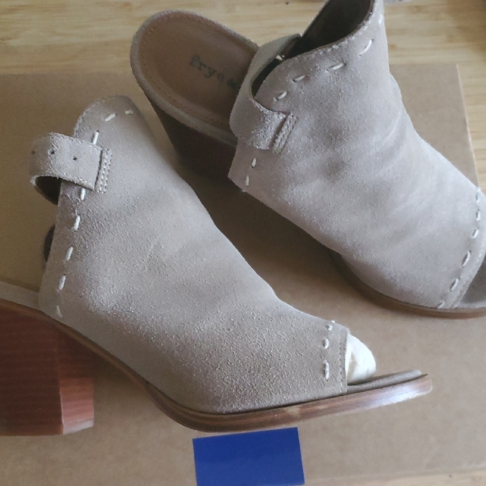 FRYE & CO Elegant Tan Women's Shoes‎